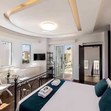Accomoteleia Crystal Lagoon Villa プロタラス エクステリア 写真