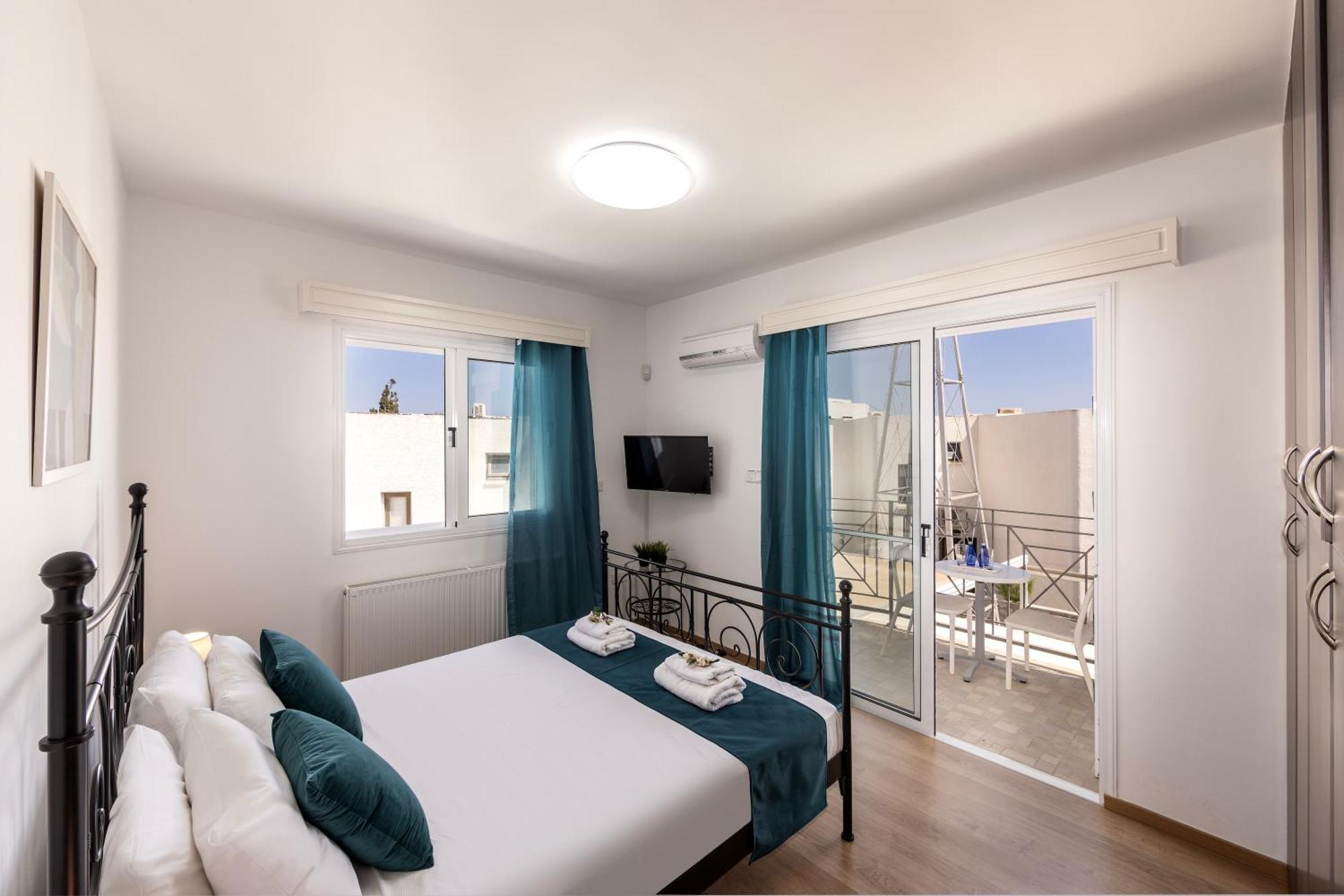 Accomoteleia Crystal Lagoon Villa プロタラス エクステリア 写真