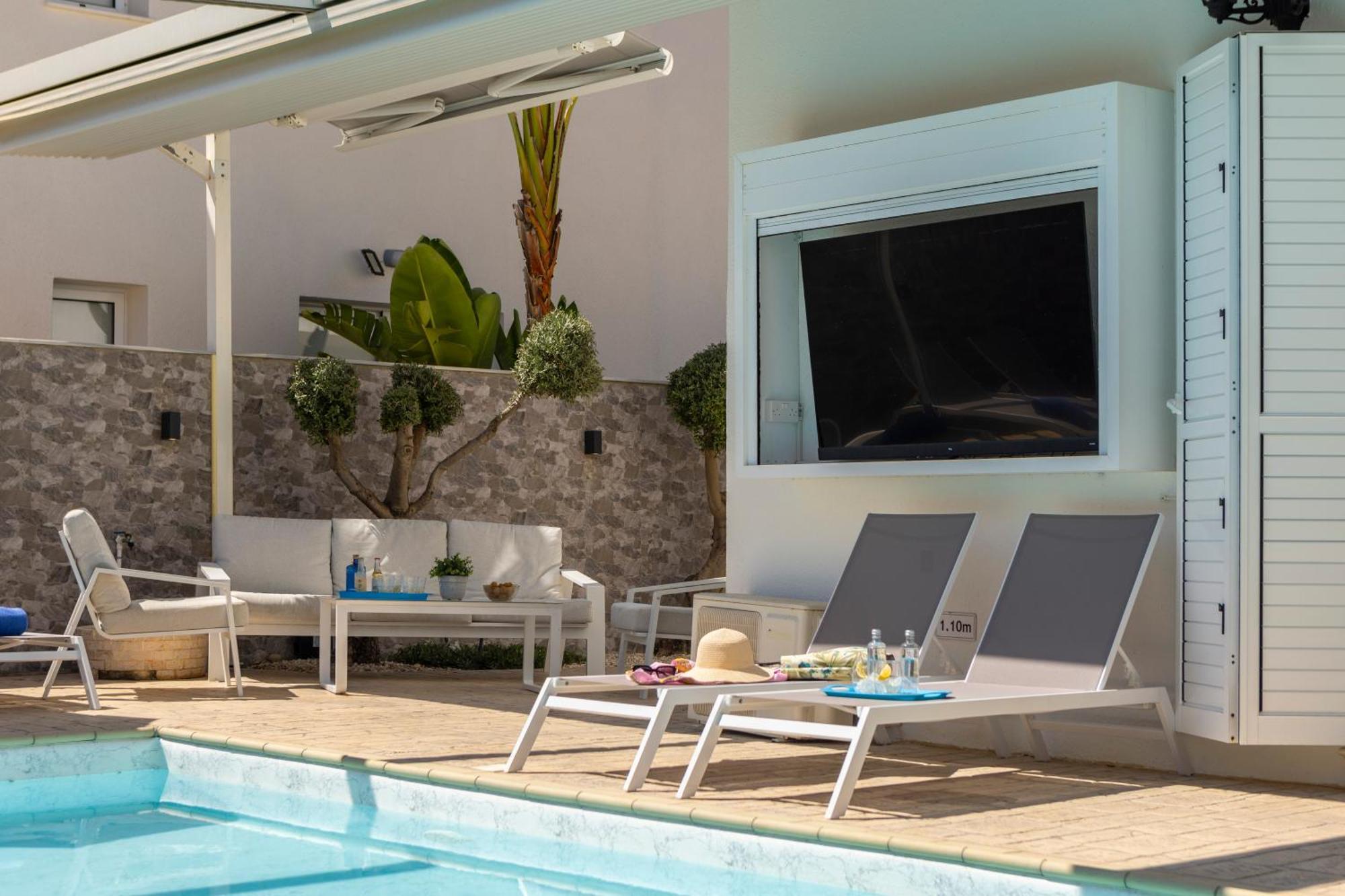 Accomoteleia Crystal Lagoon Villa プロタラス エクステリア 写真